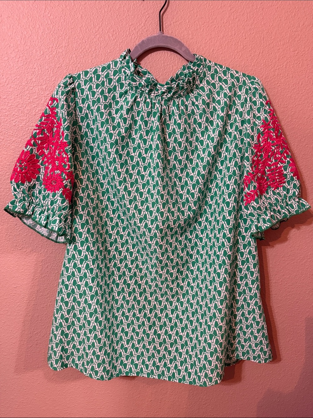 Green Printed Short-Sleeve Top with Pink Embroidered Sleeves